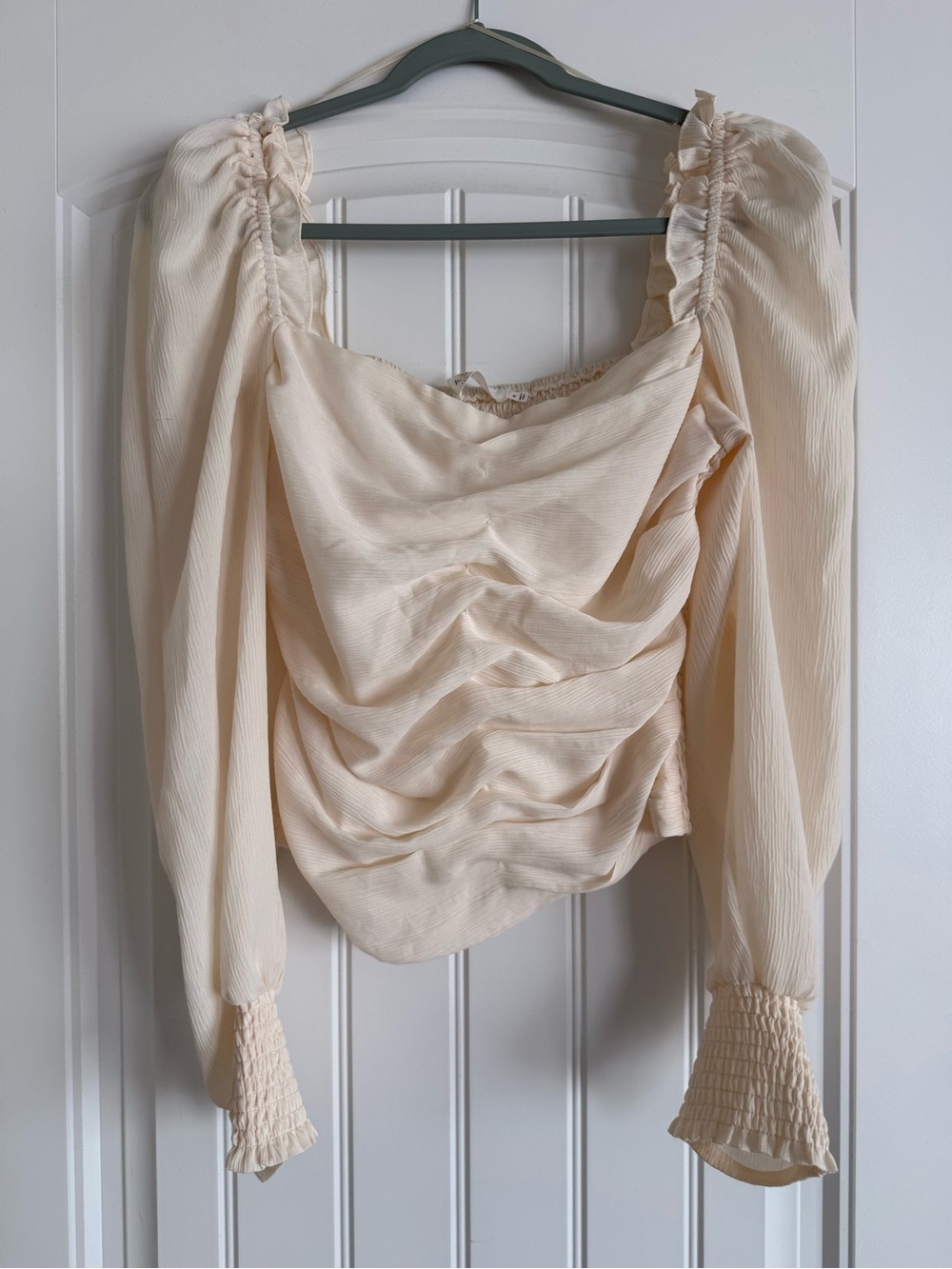 Astr Cream Ruched Long-Sleeve Blouse